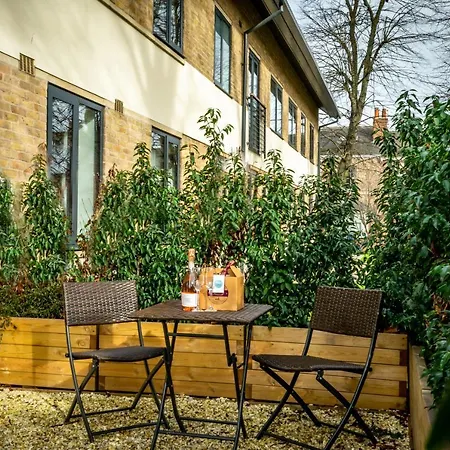 6 St Johns Mews York