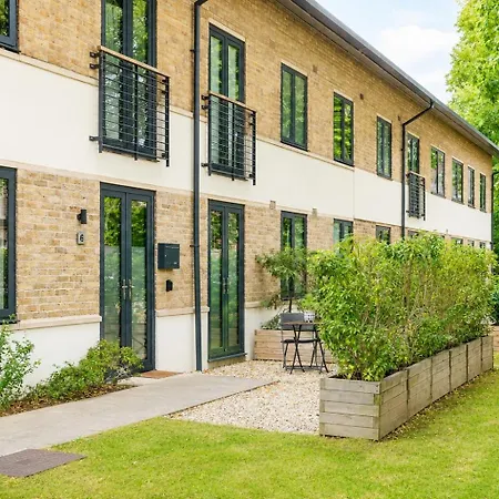 6 St Johns Mews Apartmán