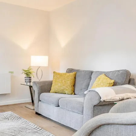 6 St Johns Mews *
