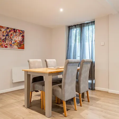 6 St Johns Mews Apartmán *